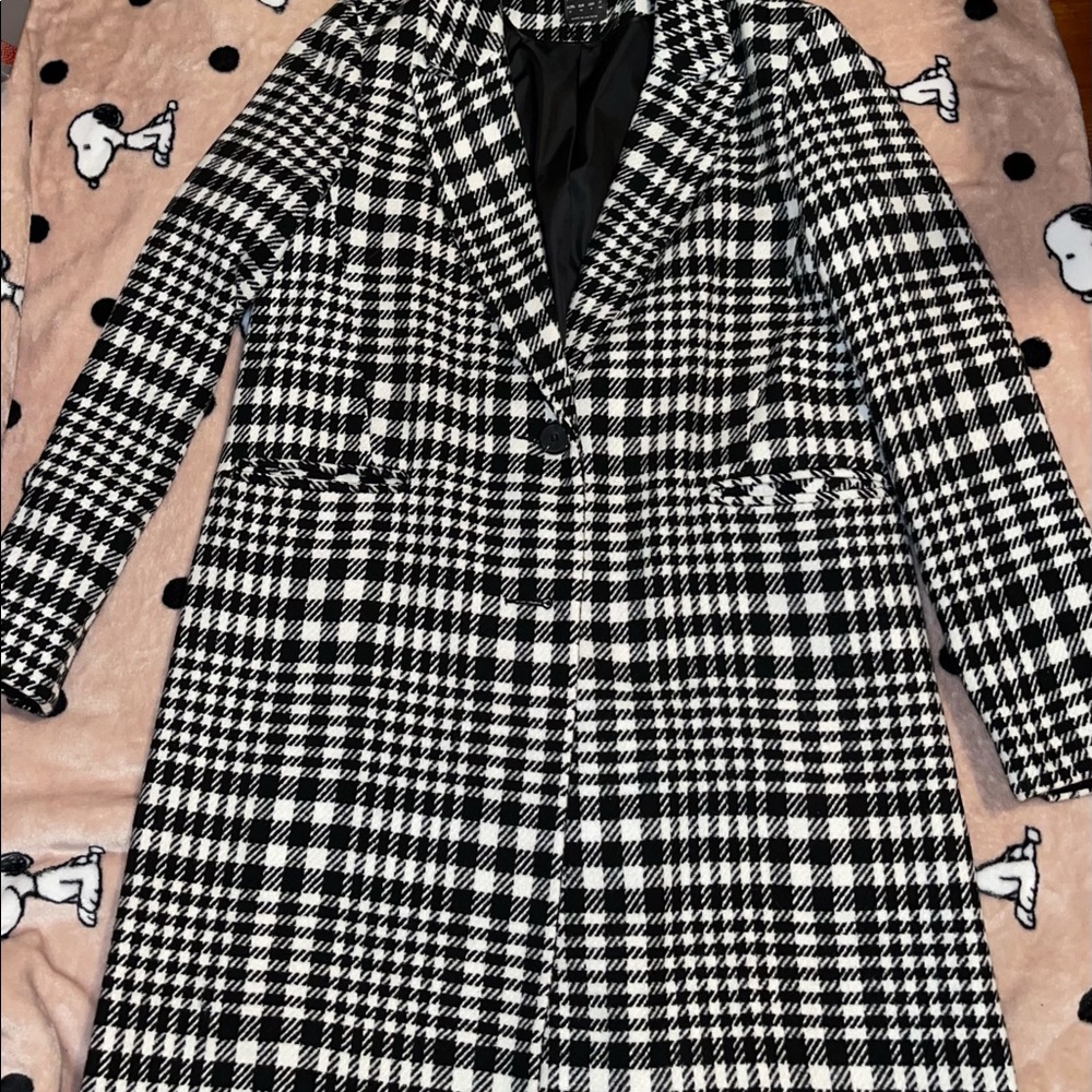 WHITE & BLACK WINTER TRENCH COAT